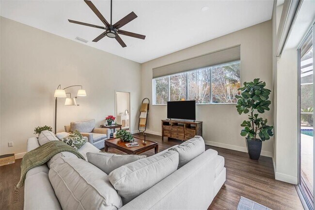 Building Photo - 6120 Chene Ct