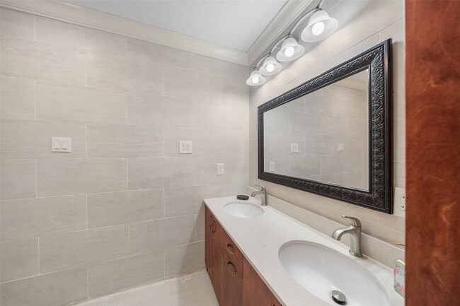 Building Photo - 14702 Westway Ln