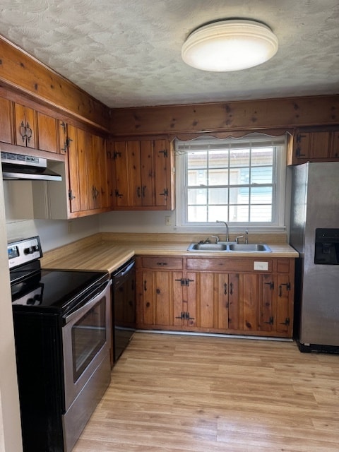Building Photo - 2BR/1BA WITH STUDY! Detached garage with w...