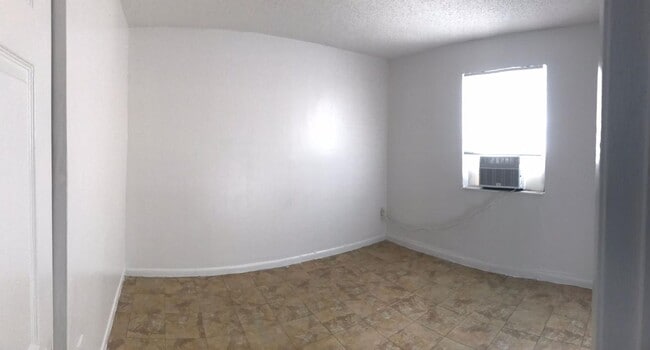 Building Photo - Downtown Miami - 2 Bedroom