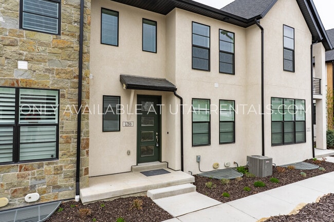 Building Photo - 1786 N 180 E