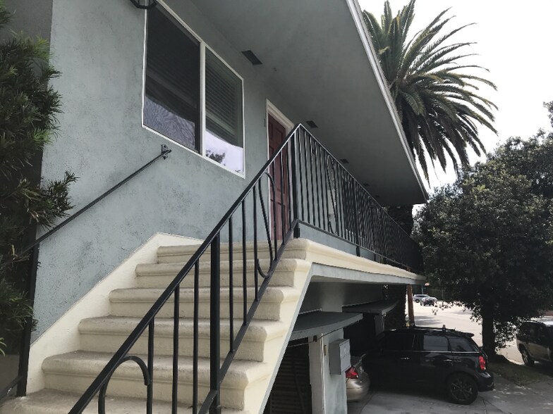 Building Photo - 1361 E Del Mar Blvd
