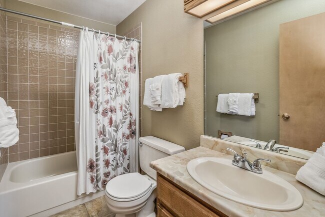 Building Photo - Winter Seasonal or Long Term Rental- Snowscape Condos #50