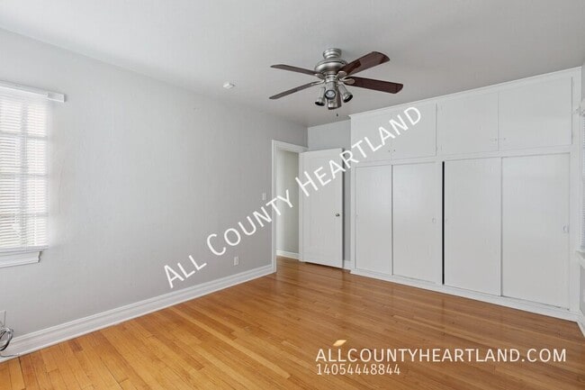 Building Photo - 2433 Cashion Pl