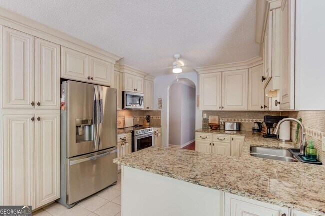 Building Photo - 3314 Banks Mountain Dr