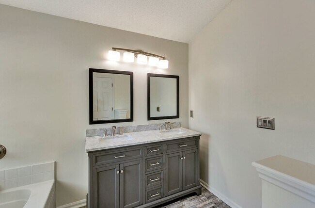 Building Photo - Elegant Living in the Heart of Seaside Farms