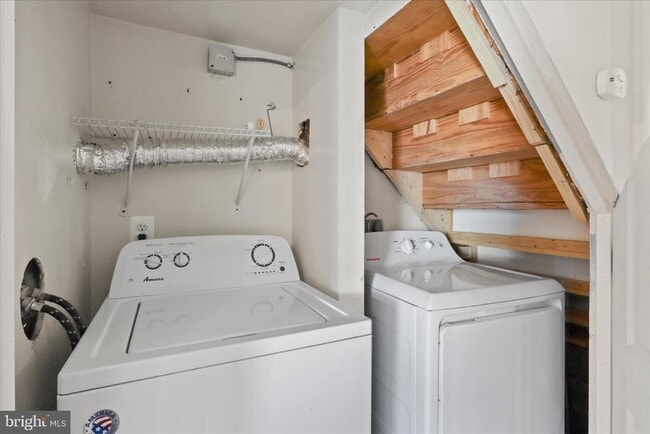 Building Photo - 1041 Brixton Ct