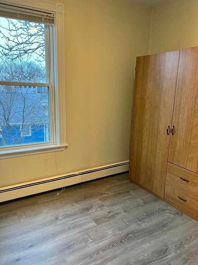 Building Photo - 224 Charles St