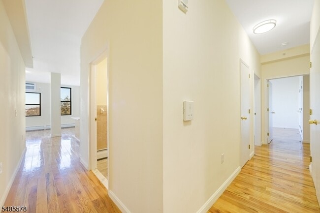 Building Photo - 520 Belleville Ave