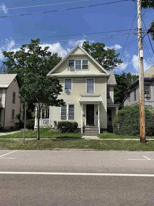 Building Photo - 1 Bedroom Burlington Available NOW!