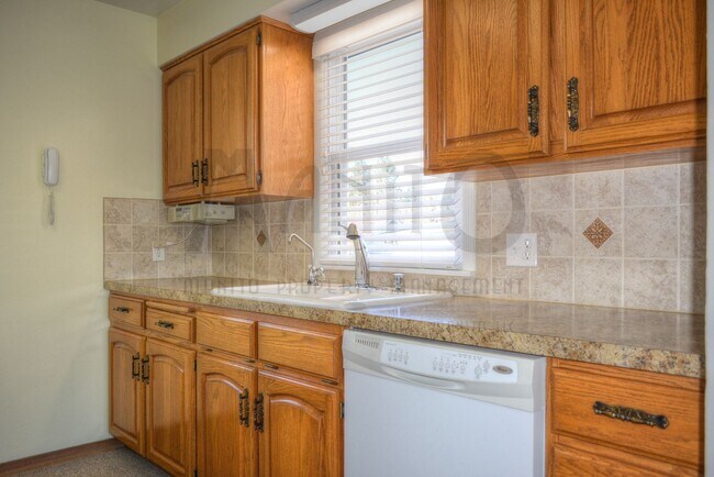 Building Photo - **COMING SOON** Spacious Hobby Home