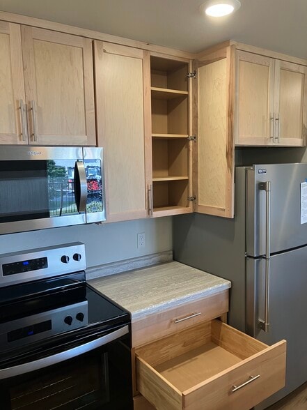 Building Photo - 455 Century Pl