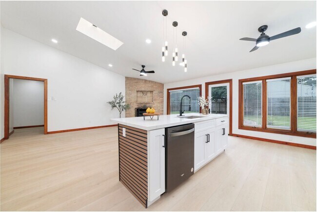 Building Photo - 11411 Ash Creek Dr