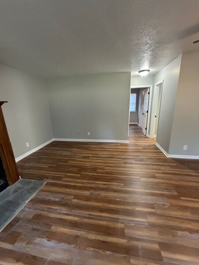 Building Photo - 431 Sentry Oaks Dr
