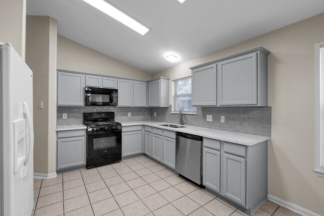 Building Photo - 32111 Willow Creek Park