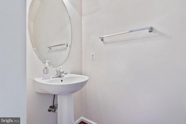 Building Photo - 41833 Diabase Square