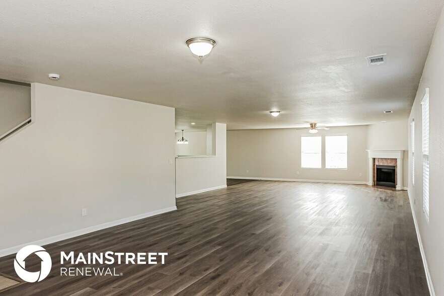Building Photo - 100 Waterway Dr