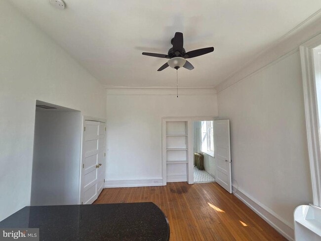 Building Photo - 348 Green Ln