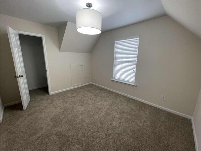 Building Photo - 4205 Pointe Vecchio Cir