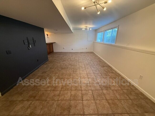 Building Photo - 8004 W 144th Pl