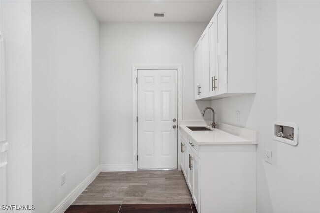 Primary Photo - 4325 NW 34th Ln