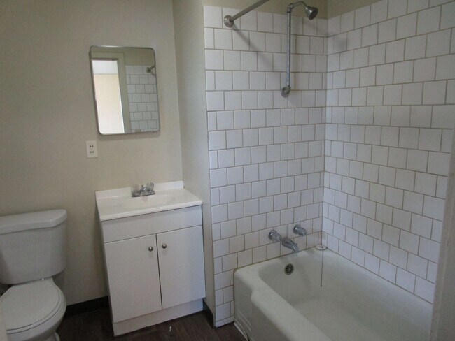 Building Photo - 0352