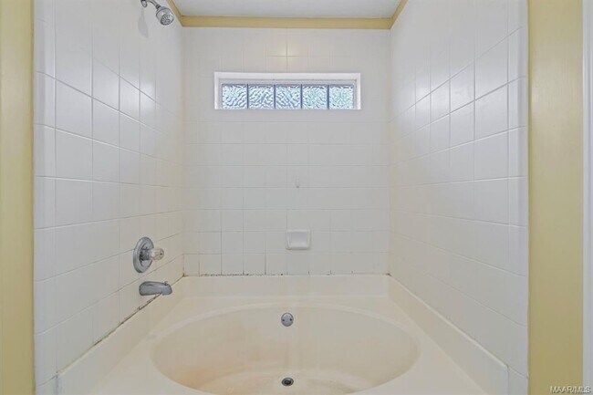 Building Photo - 8990 Stoneridge Pl