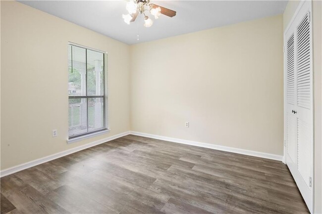 Building Photo - 1203 Lake Village Blvd