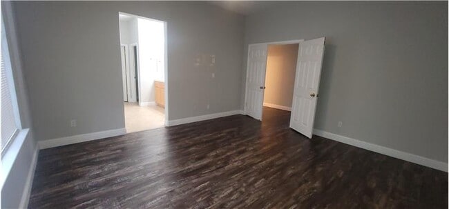 Building Photo - 2467 Berkshire Ln