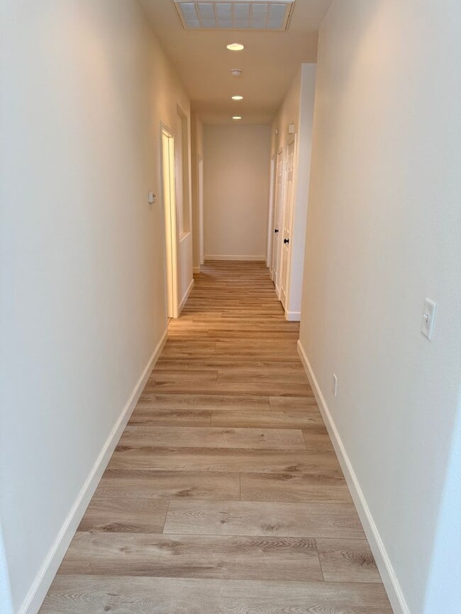 Building Photo - Beautiful 4-Bedroom Single-Story Home for Rent in Murrieta