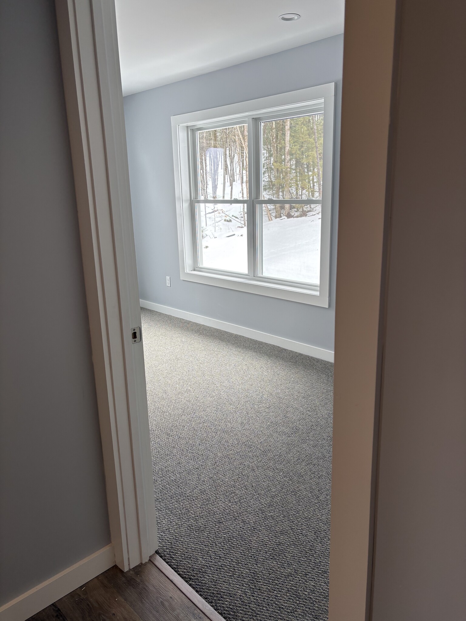 Building Photo - 867 Upper Pleasant Valley Rd