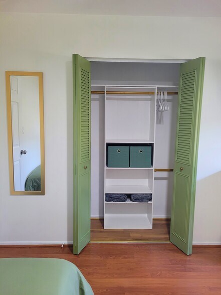 Building Photo - 1911 Tarpon Ct