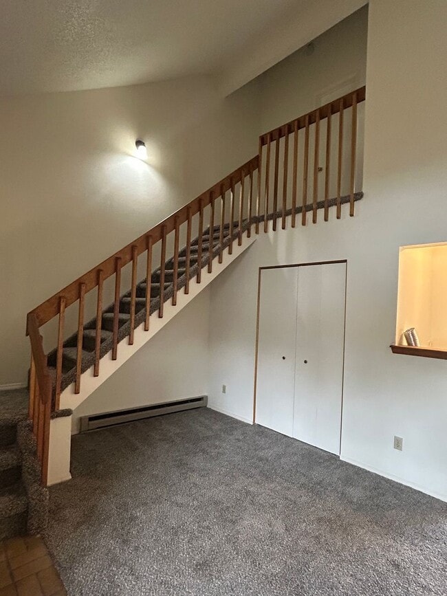 Building Photo - Village Seven Newly Updated All Electric $...