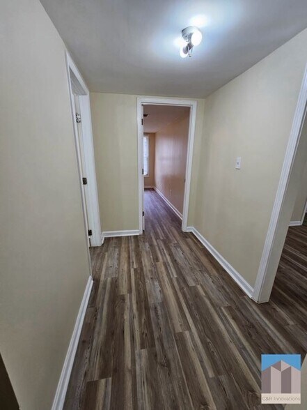 Building Photo - 2595 Woodland Dr NW