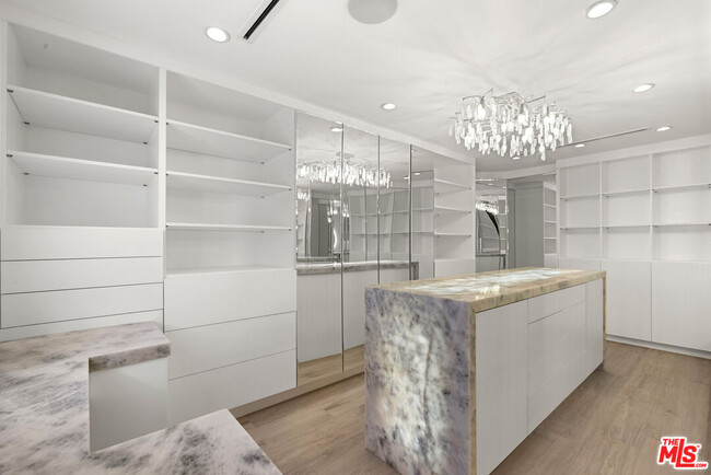 Building Photo - 4423 Bergamo Dr