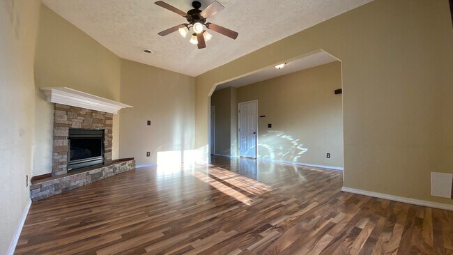 Building Photo - 287 Carmel Valley Way