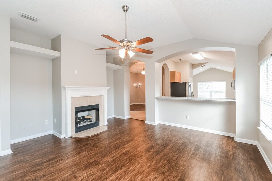 Building Photo - 875 Woodbridge Hollow N