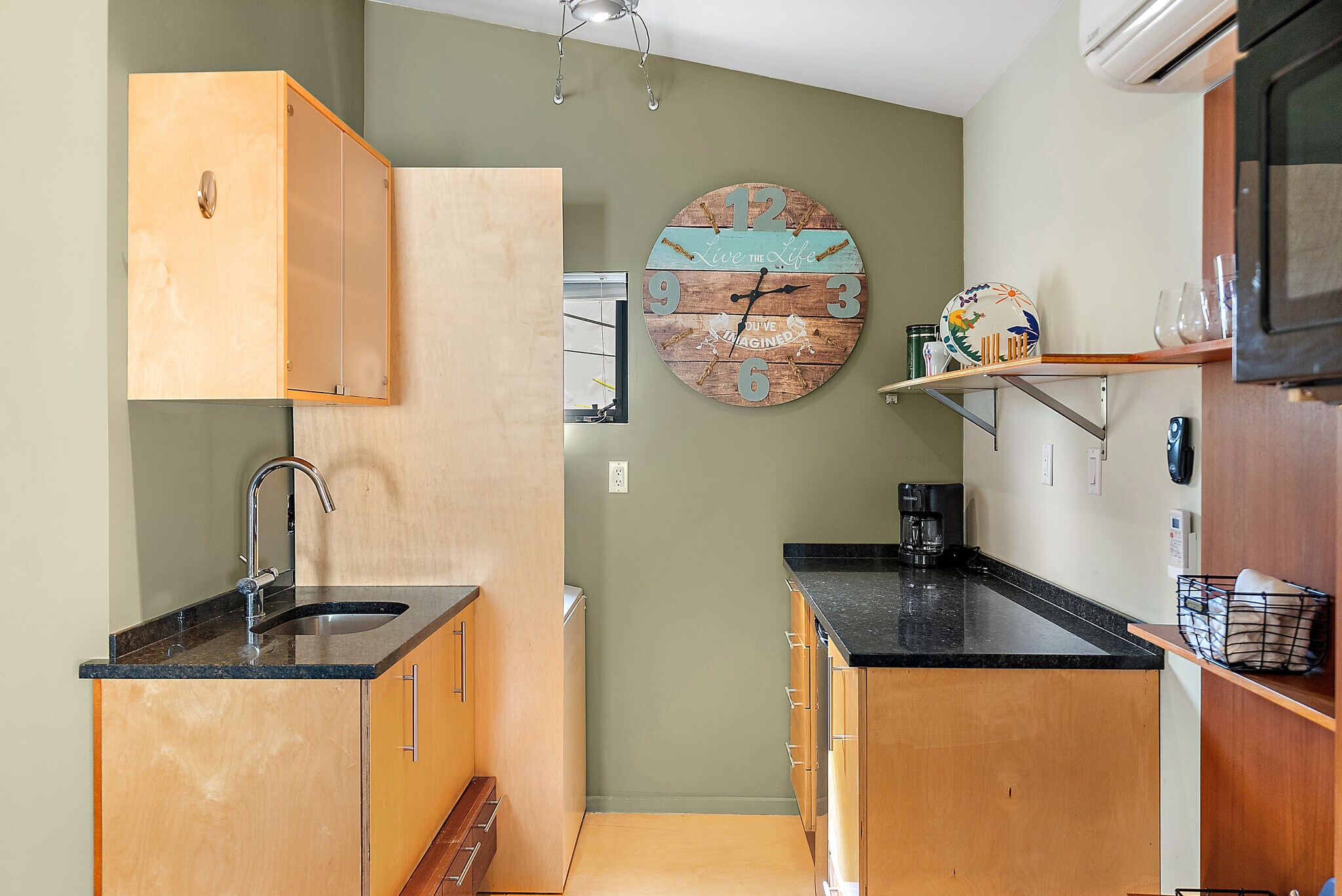 Building Photo - 326 16th Ave NE