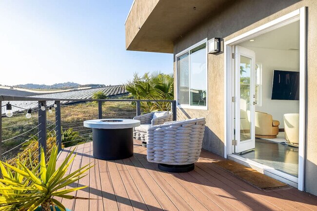 Building Photo - 3929 Paso Del Lagos