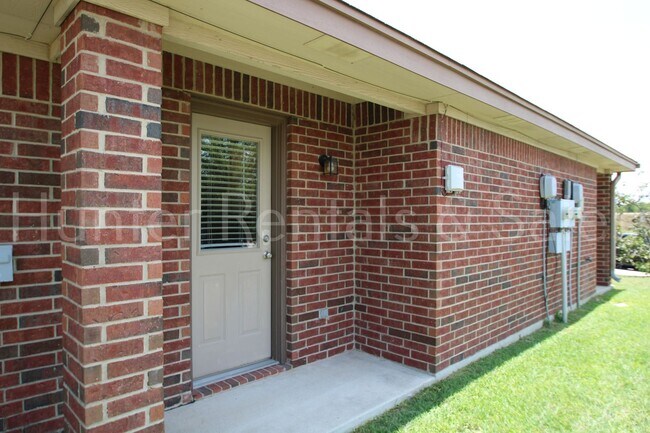 Building Photo - 3007 Dannen Ct