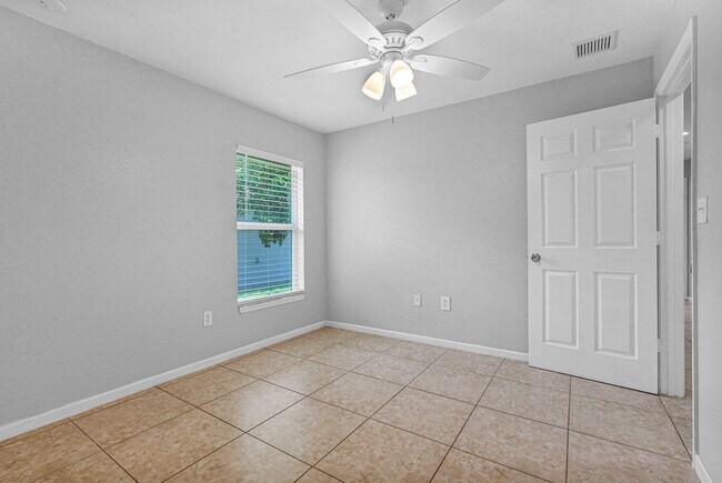 Building Photo - 520 Southridge Rd