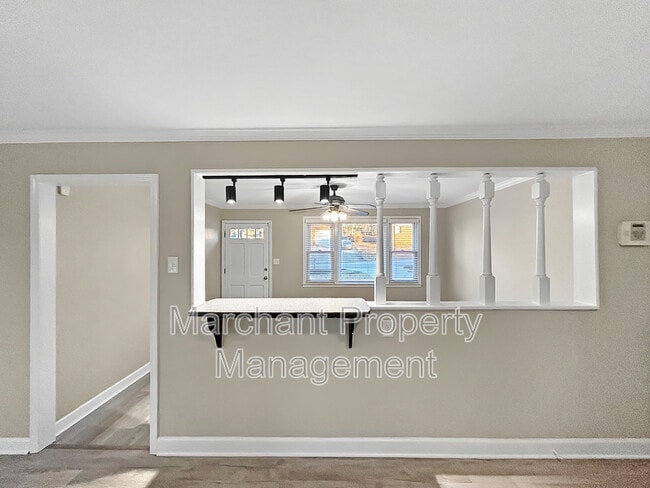 Building Photo - 105 Sexton St