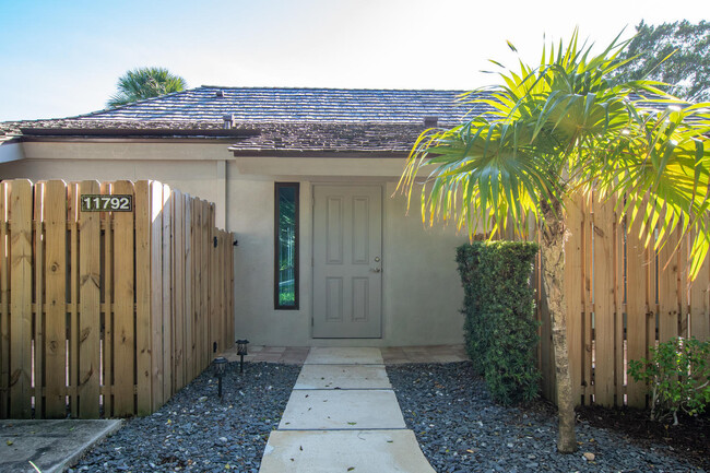 Building Photo - 11792 Wimbledon Cir