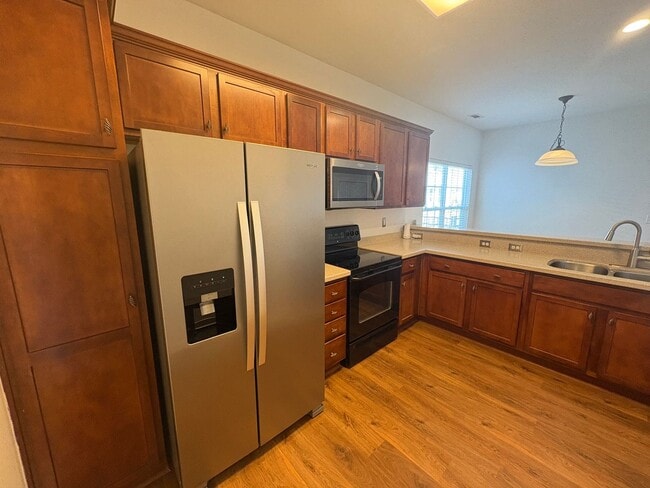 Building Photo - Charming 3/2.5 Easley Home Available Now!