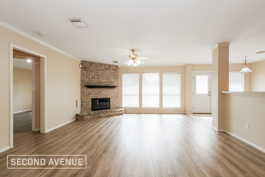 Building Photo - 21930 Golden Cedar Dr