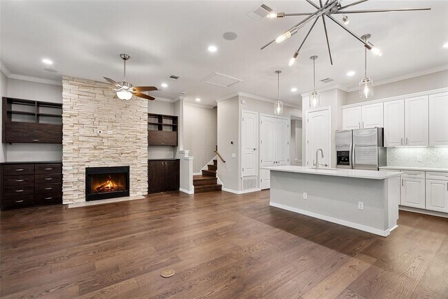 Primary Photo - 1115 Kinney Ave