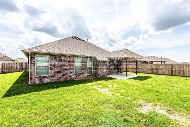 Building Photo - 4488 W Wales Dr