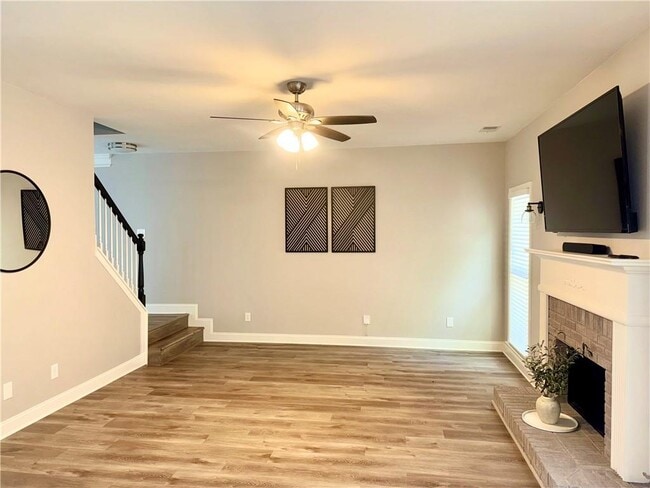 Building Photo - 2887 Montview Dr SW