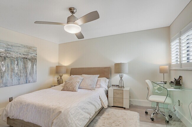 Building Photo - 204 Sea Oats Dr