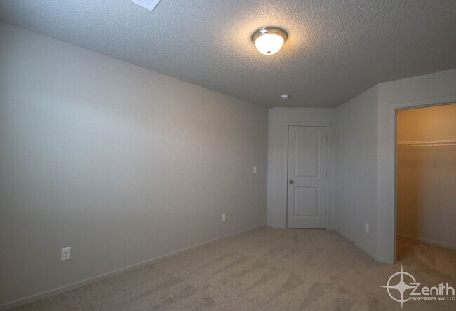 Building Photo - 11517 NE 125th Ave